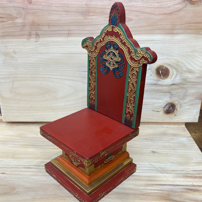 Statue Throne