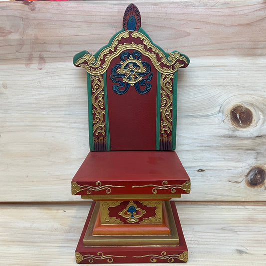 Statue Throne